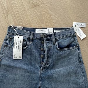 ARITZIA - DENIM FORUM - JONI HIGH RISE SPLIT - SIZE 28/32L